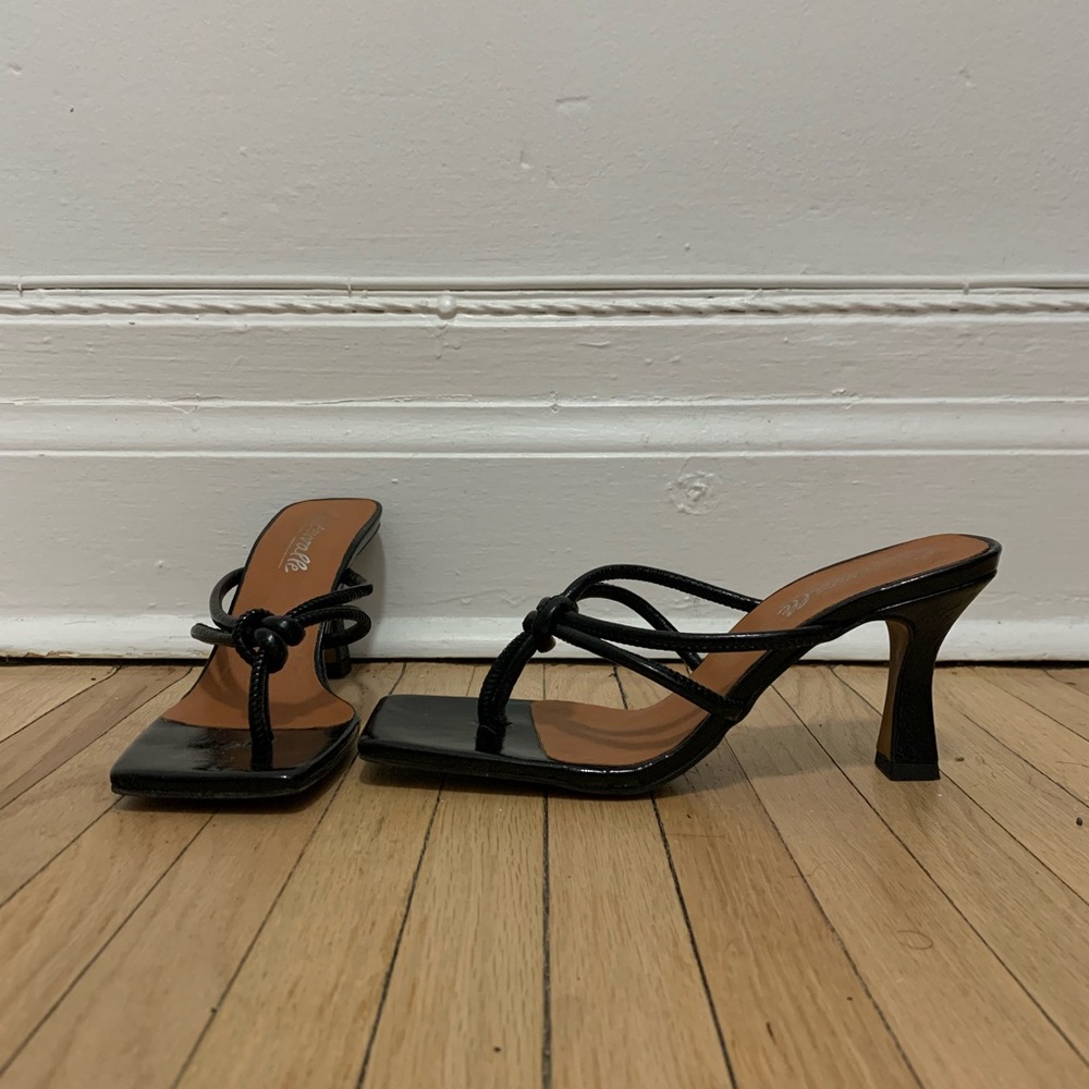 l’intervalle - Black Strappy Knot-Heel Sandals - side 9